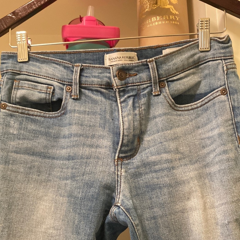 Banana Republic Distressed and Light Blue Straight Leg Jeans.  GUC. Size 27​​ - Picture 8 of 8